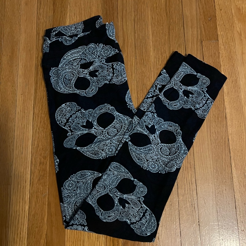 Lularoe Skull Leggings OS